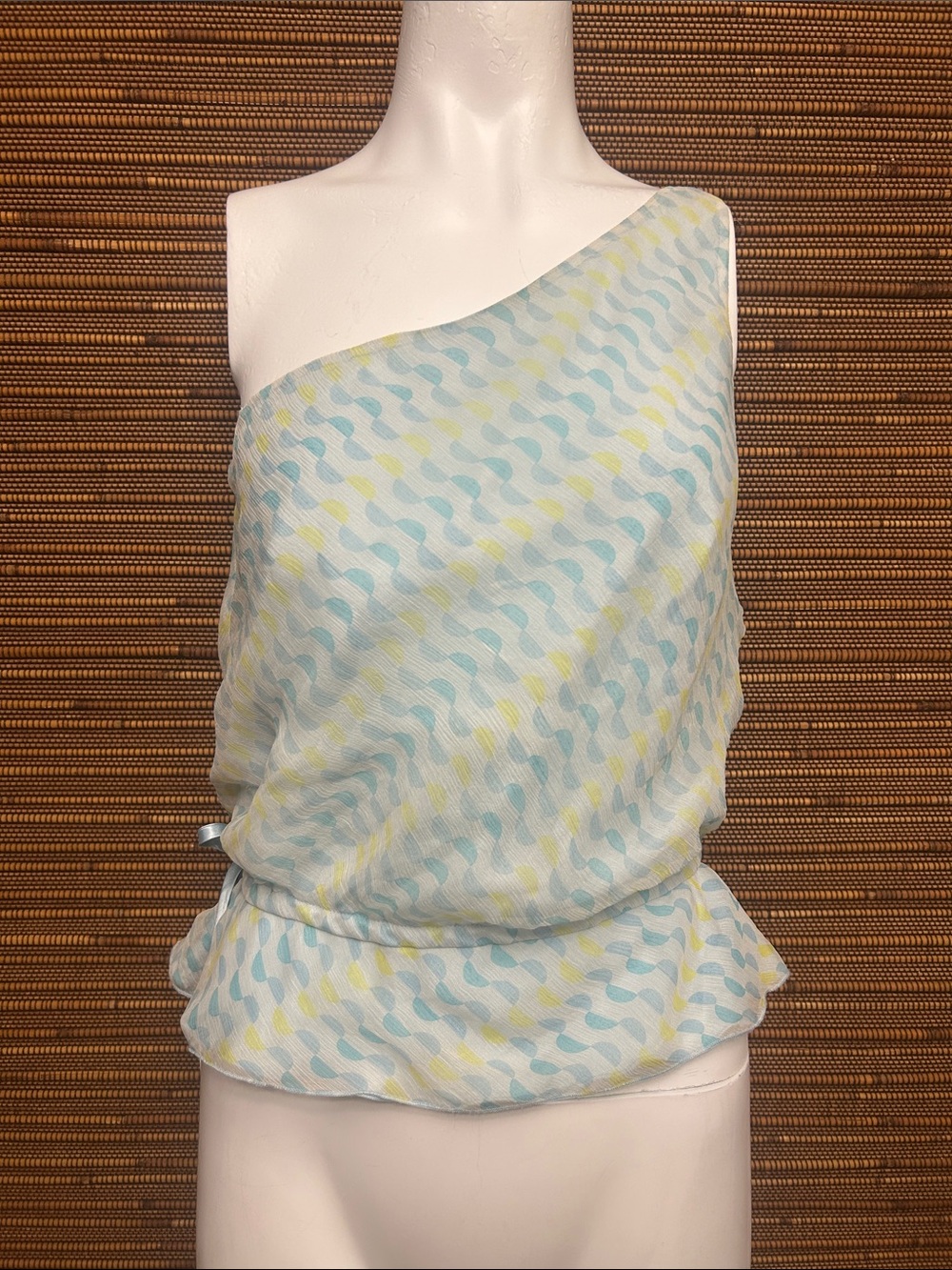 1. Laundry by Shelli Segal (100% Silk)